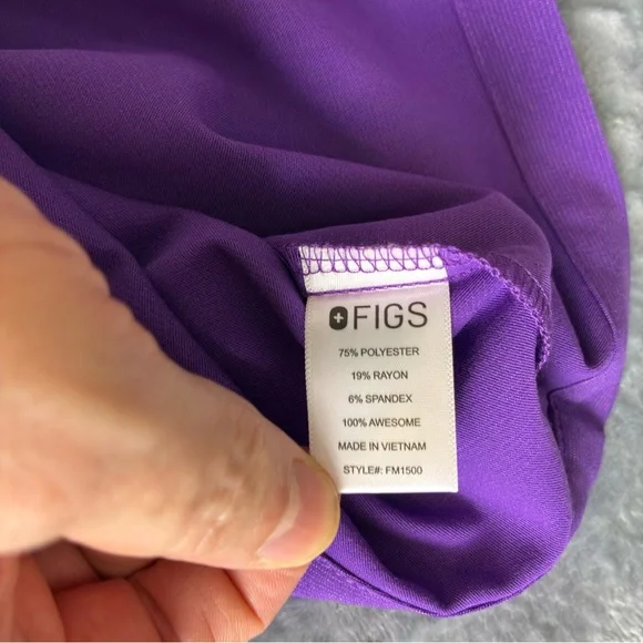 NWT Figs Leon Two Pocket Scrubs Top Mens Size Small Ultra Violet FM1500 - Picture 8 of 16